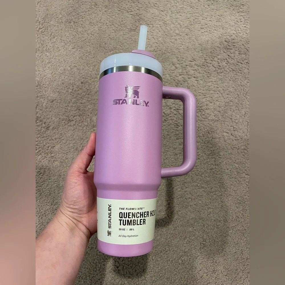 STANLEY Lavender Flowstate Quencher H2.0 Tumbler 30oz. Handle & Straw